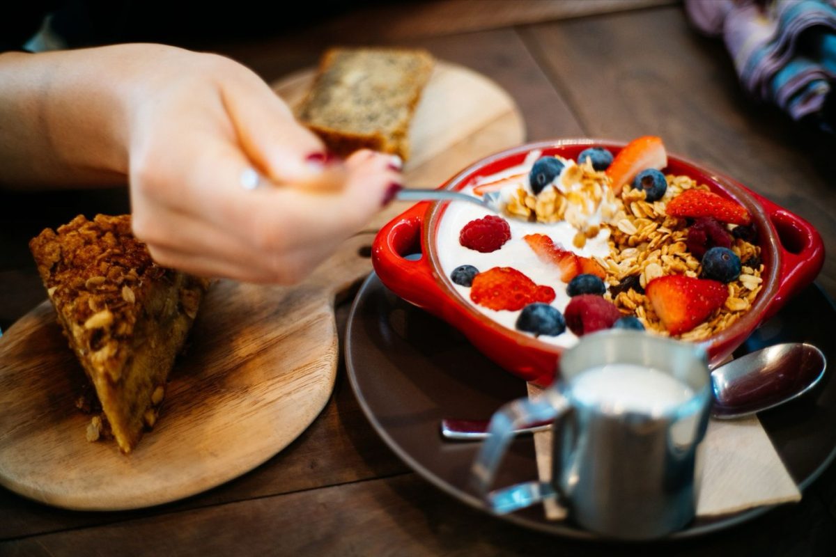 Astuces pour réduire les envies de sucre en restant rassasié